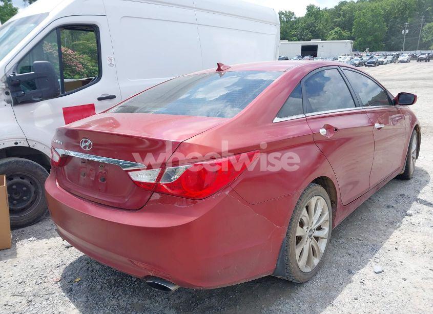 Photo 4 of 2013 Hyundai Sonata SE (VIN 5NPEC4AC1DH735785)