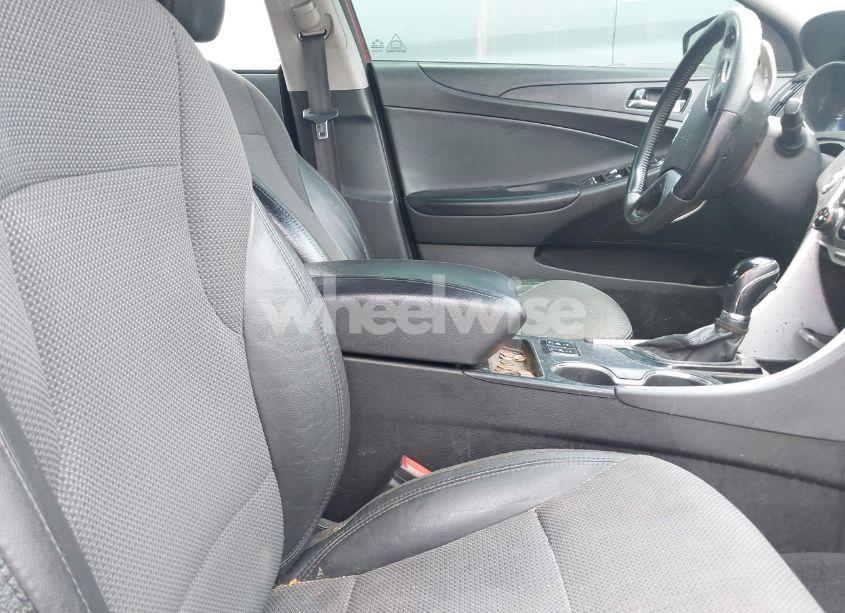 Photo 5 of 2013 Hyundai Sonata SE (VIN 5NPEC4AC1DH735785)