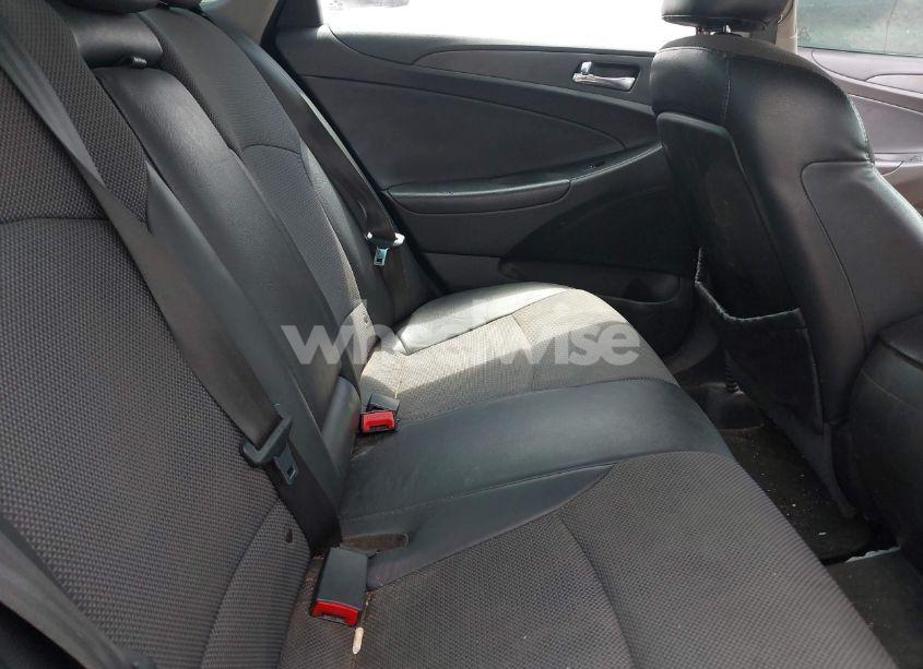 Photo 8 of 2013 Hyundai Sonata SE (VIN 5NPEC4AC1DH735785)