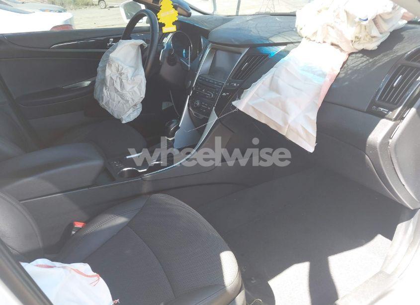 Photo 5 of 2014 Hyundai Sonata SE (VIN 5NPEC4AC1EH849402)