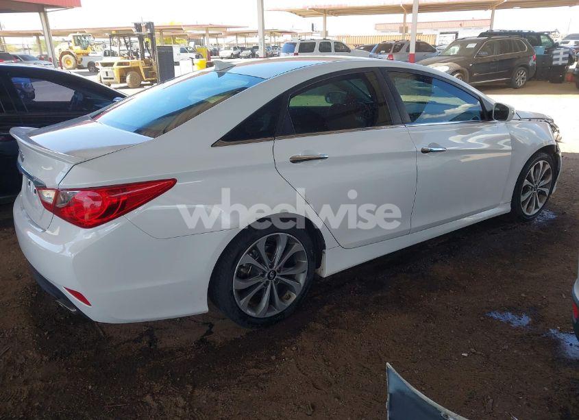 Photo 4 of 2014 Hyundai Sonata SE (VIN 5NPEC4AC1EH892699)