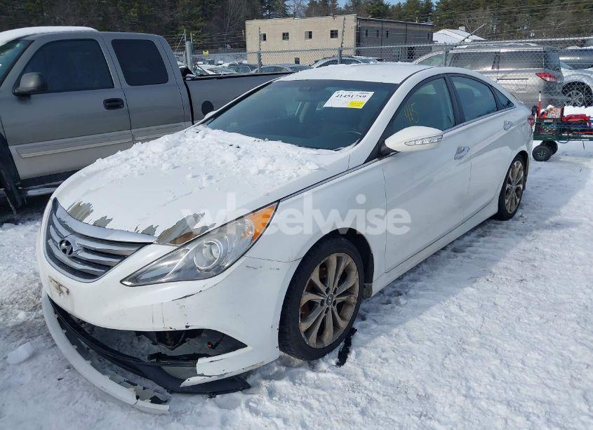 Photo 2 of 2014 Hyundai Sonata SE (VIN 5NPEC4AC1EH905709)