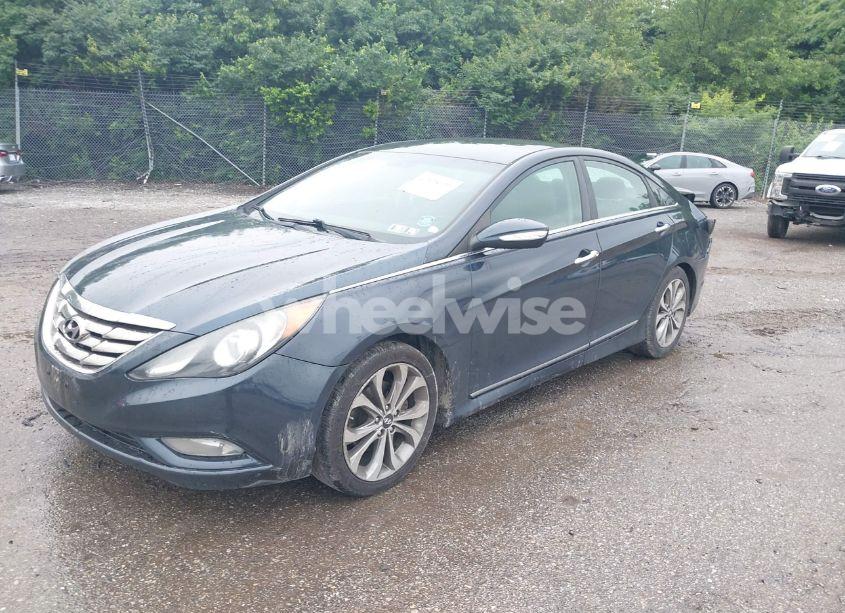 Photo 2 of 2014 Hyundai Sonata SE (VIN 5NPEC4AC1EH906259)