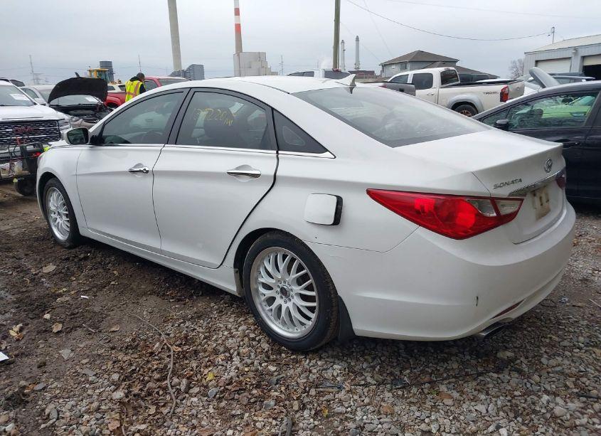 Photo 3 of 2011 Hyundai Sonata SE (VIN 5NPEC4AC2BH116254)