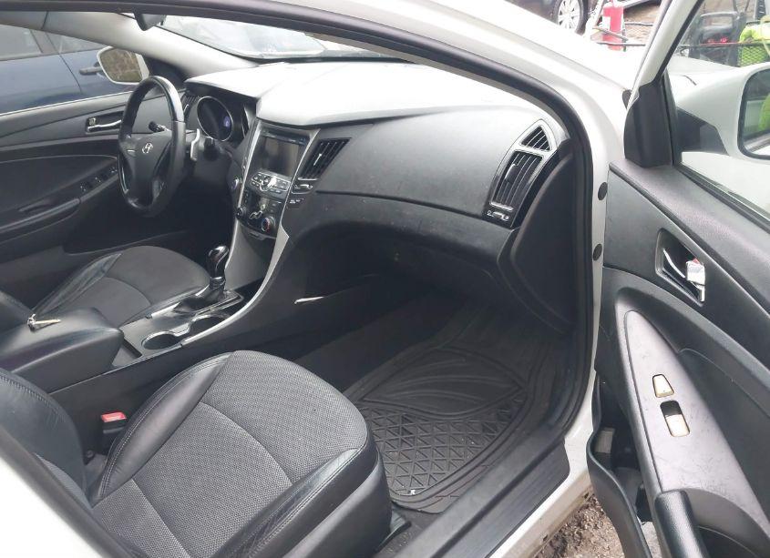 Photo 5 of 2011 Hyundai Sonata SE (VIN 5NPEC4AC2BH116254)