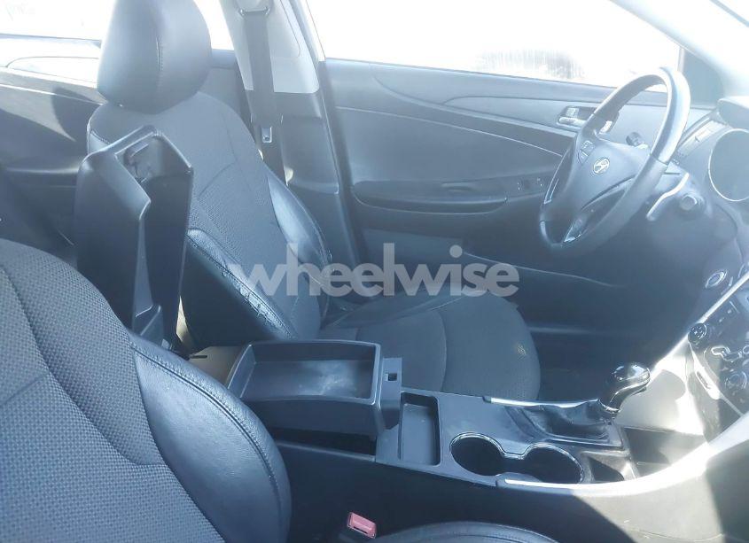 Photo 5 of 2011 Hyundai Sonata SE (VIN 5NPEC4AC2BH143213)