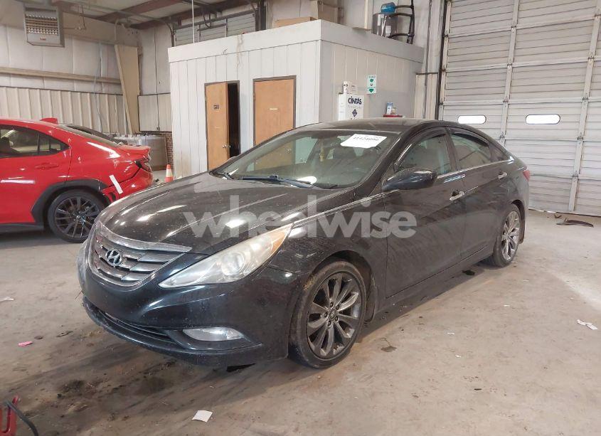 Photo 2 of 2011 Hyundai Sonata SE (VIN 5NPEC4AC2BH304983)