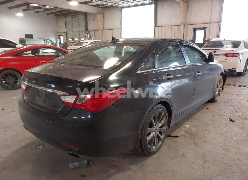 Photo 4 of 2011 Hyundai Sonata SE (VIN 5NPEC4AC2BH304983)