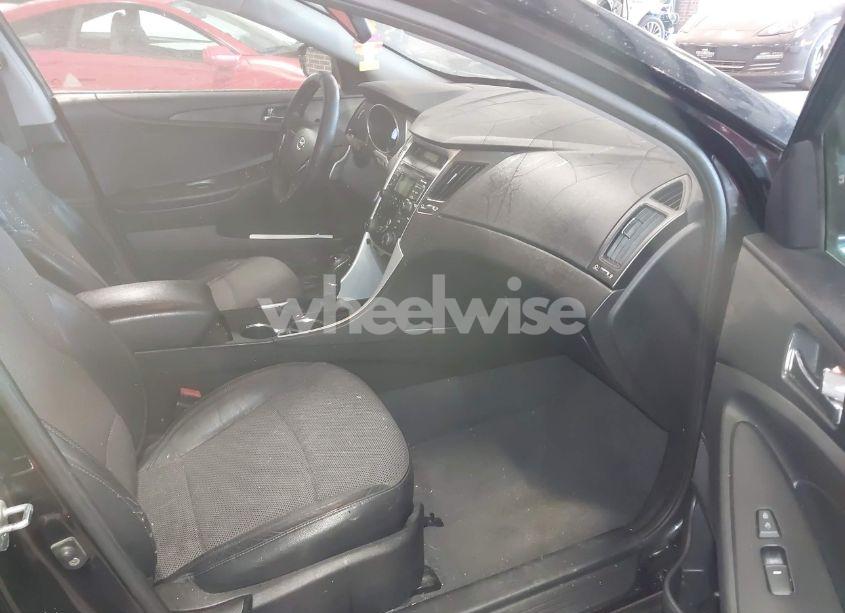 Photo 5 of 2011 Hyundai Sonata SE (VIN 5NPEC4AC2BH304983)