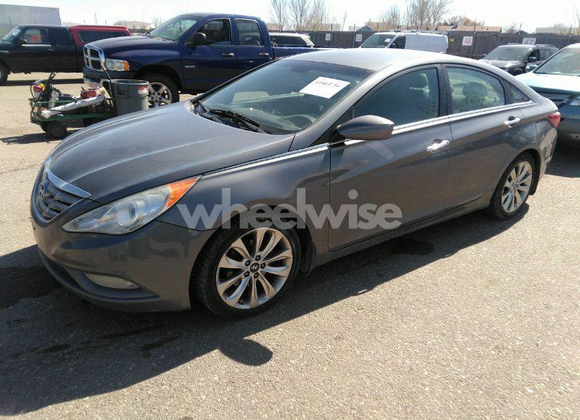 Photo 2 of 2012 Hyundai Sonata SE (VIN 5NPEC4AC2CH336608)