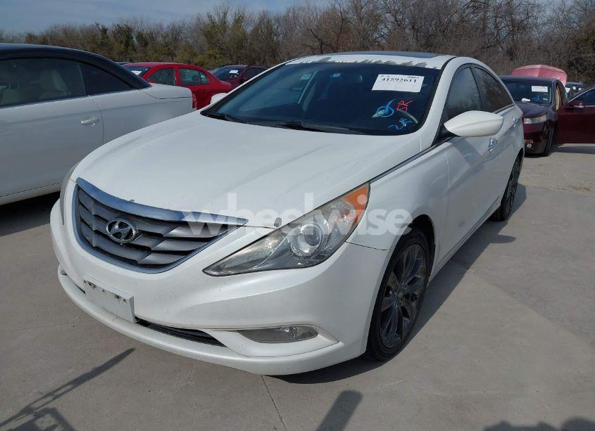 Photo 2 of 2012 Hyundai Sonata SE (VIN 5NPEC4AC2CH368281)