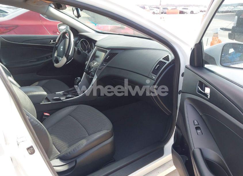 Photo 5 of 2012 Hyundai Sonata SE (VIN 5NPEC4AC2CH368281)