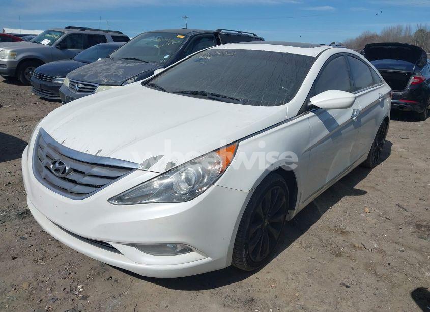 Photo 2 of 2012 Hyundai Sonata SE (VIN 5NPEC4AC2CH373948)