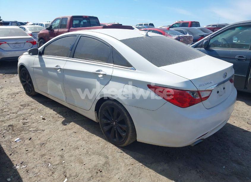 Photo 3 of 2012 Hyundai Sonata SE (VIN 5NPEC4AC2CH373948)