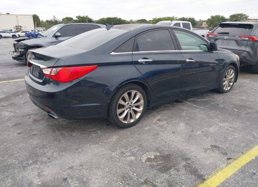 Photo 4 of 2012 Hyundai Sonata SE (VIN 5NPEC4AC2CH389681)