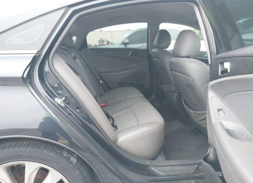 Photo 8 of 2012 Hyundai Sonata SE (VIN 5NPEC4AC2CH389681)