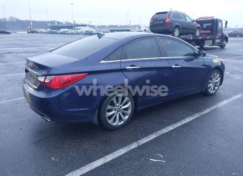 Photo 4 of 2012 Hyundai Sonata SE (VIN 5NPEC4AC2CH419519)