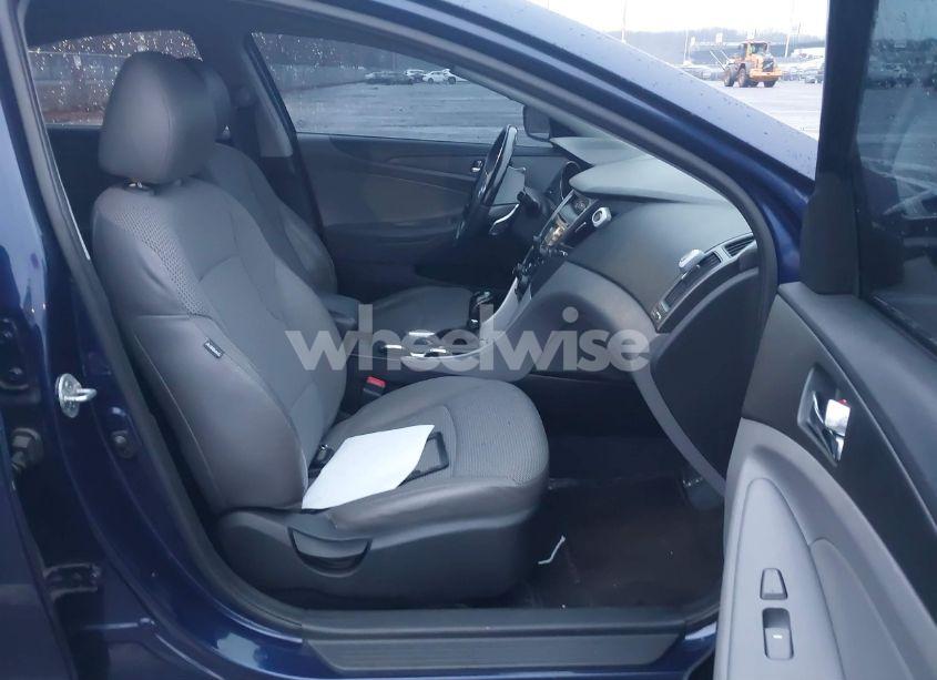 Photo 5 of 2012 Hyundai Sonata SE (VIN 5NPEC4AC2CH419519)