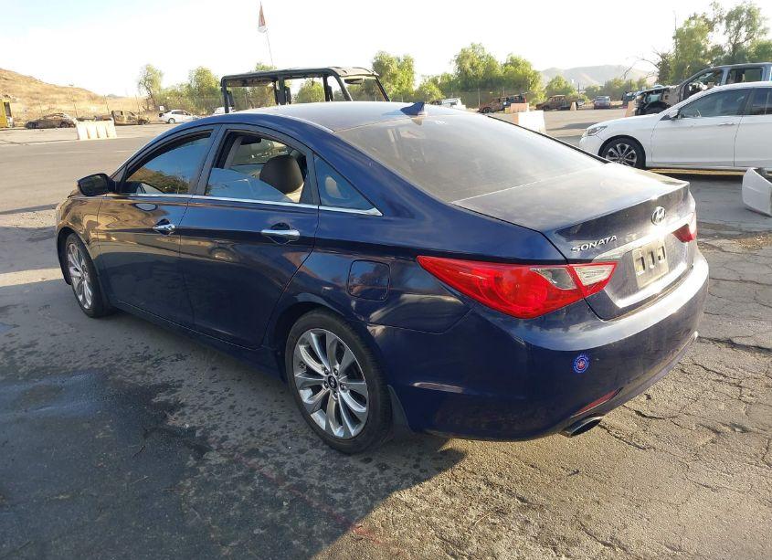 Photo 3 of 2012 Hyundai Sonata SE (VIN 5NPEC4AC2CH501153)