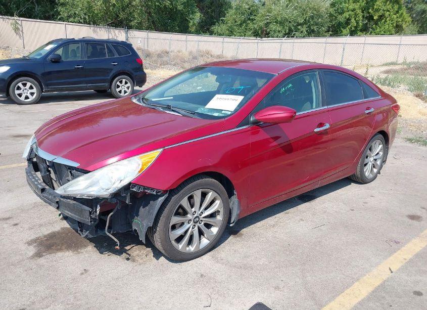 Photo 2 of 2013 Hyundai Sonata SE (VIN 5NPEC4AC2DH518536)