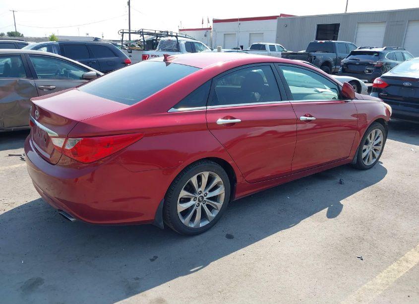 Photo 4 of 2013 Hyundai Sonata SE (VIN 5NPEC4AC2DH518536)