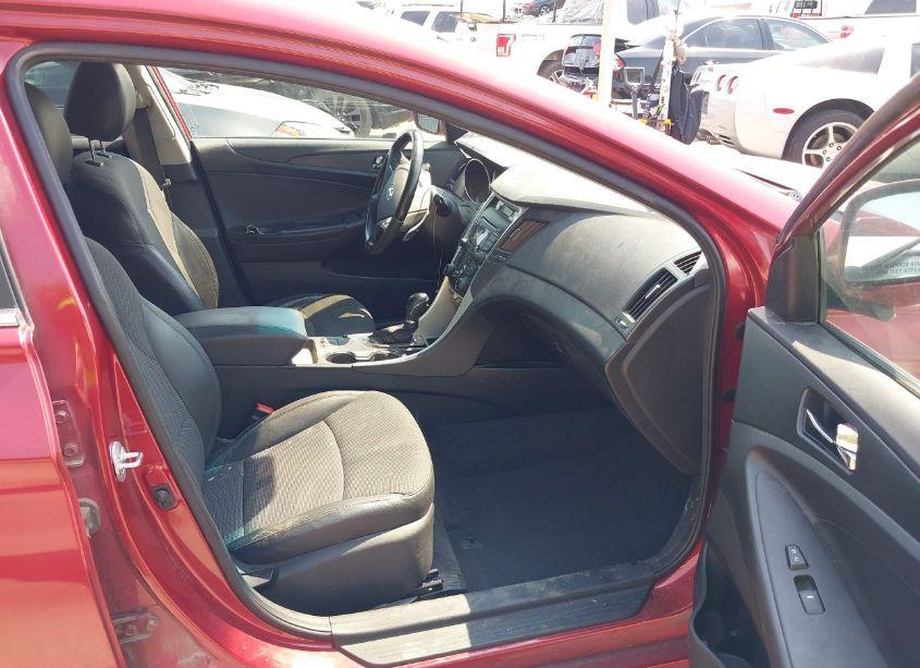 Photo 5 of 2013 Hyundai Sonata SE (VIN 5NPEC4AC2DH518536)