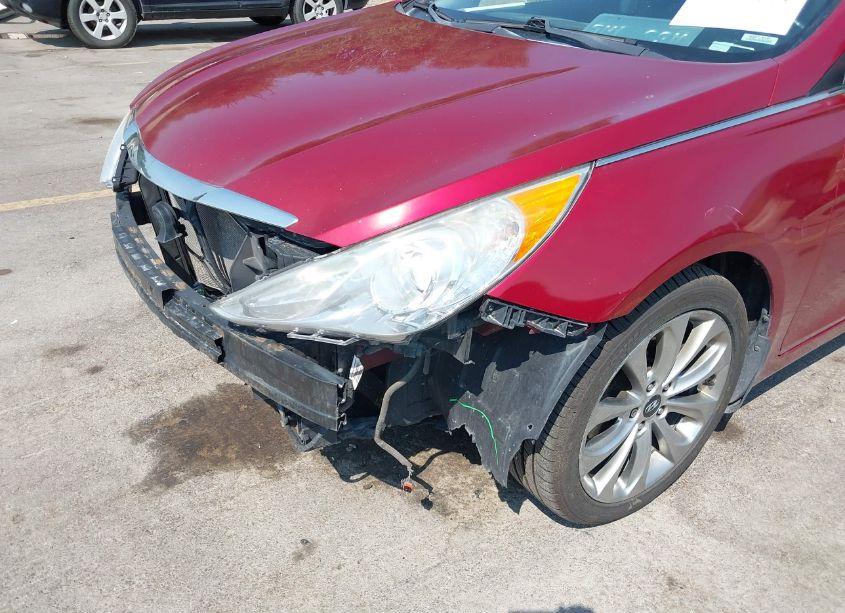 Photo 6 of 2013 Hyundai Sonata SE (VIN 5NPEC4AC2DH518536)