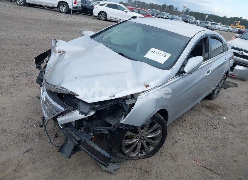 Photo 2 of 2013 Hyundai Sonata SE (VIN 5NPEC4AC2DH519332)