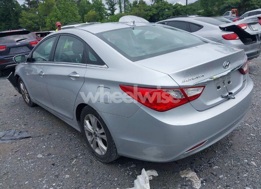 Photo 3 of 2013 Hyundai Sonata LIMITED (VIN 5NPEC4AC2DH571897)