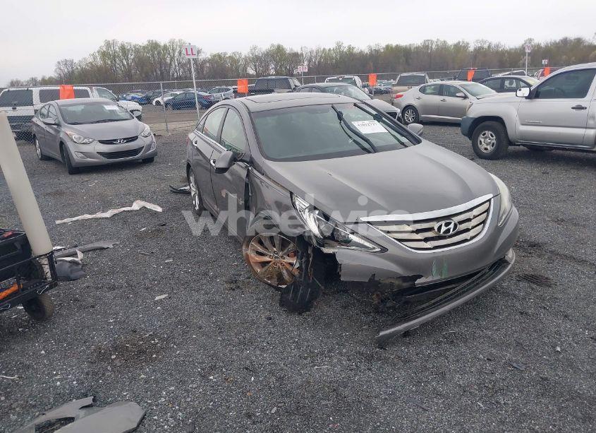 2013 Hyundai Sonata SE (VIN 5NPEC4AC2DH582043) main photo