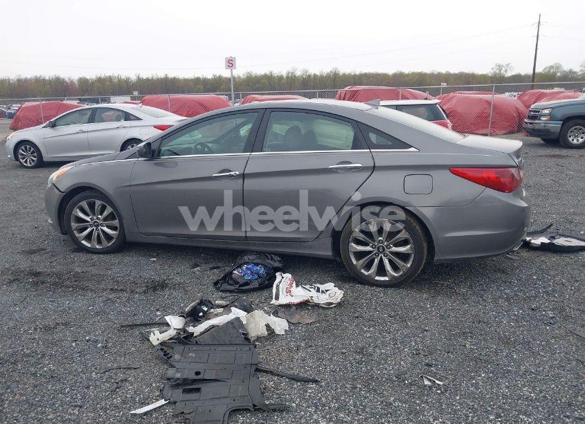 Photo 14 of 2013 Hyundai Sonata SE (VIN 5NPEC4AC2DH582043)