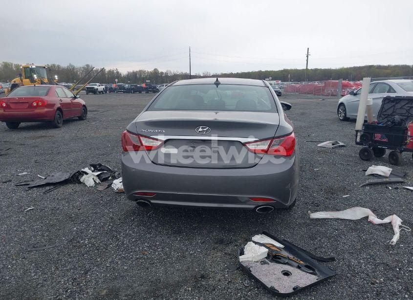 Photo 16 of 2013 Hyundai Sonata SE (VIN 5NPEC4AC2DH582043)