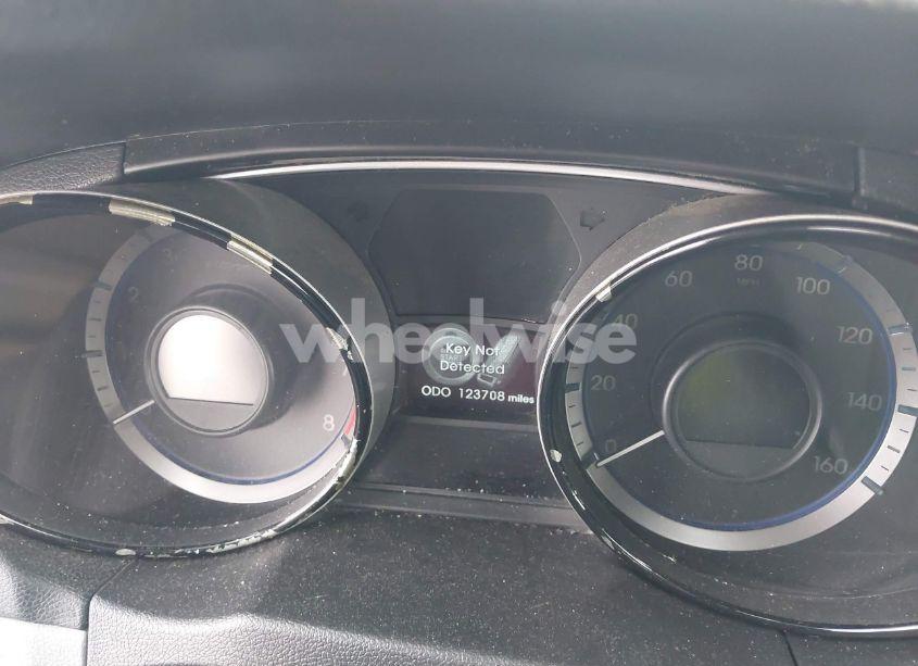 Photo 7 of 2013 Hyundai Sonata SE (VIN 5NPEC4AC2DH582043)