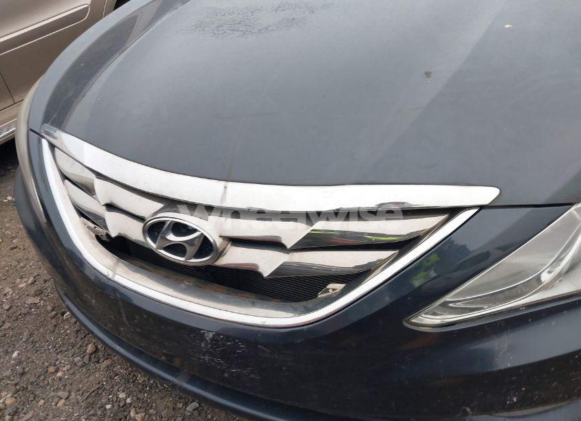 Photo 10 of 2013 Hyundai Sonata SE (VIN 5NPEC4AC2DH650907)