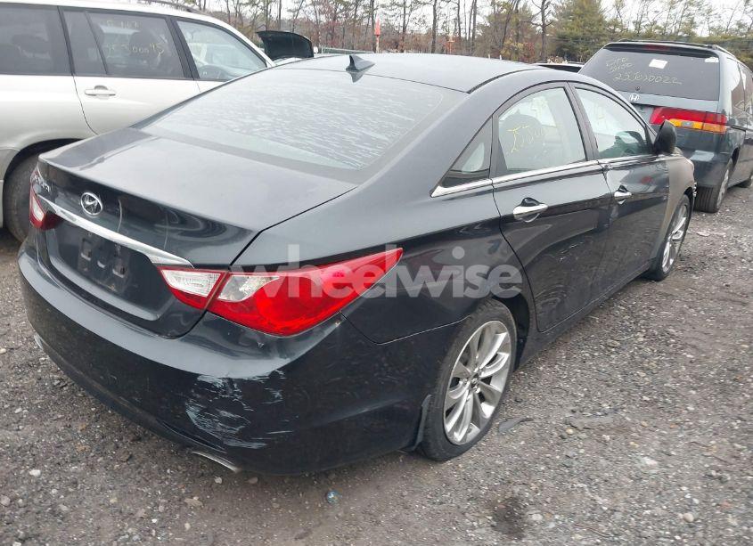 Photo 4 of 2013 Hyundai Sonata SE (VIN 5NPEC4AC2DH650907)