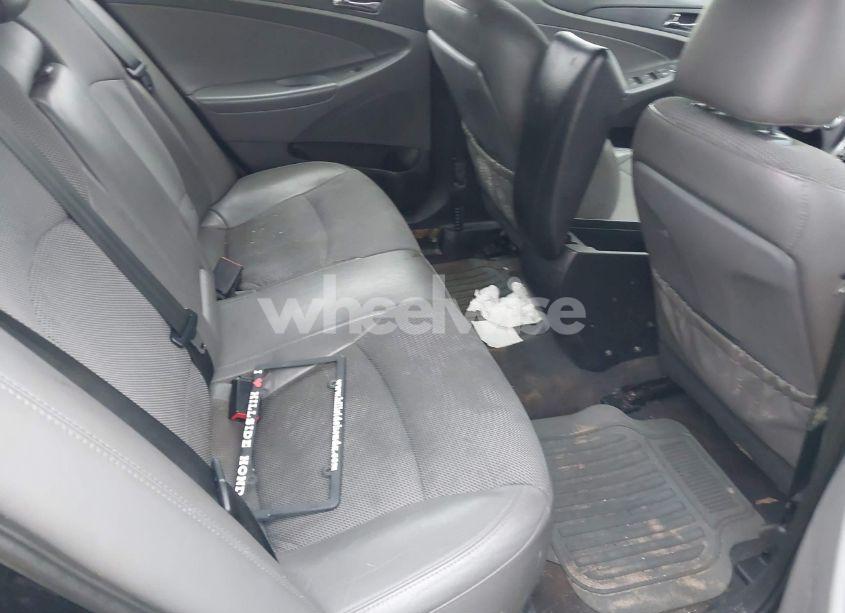 Photo 8 of 2013 Hyundai Sonata SE (VIN 5NPEC4AC2DH650907)