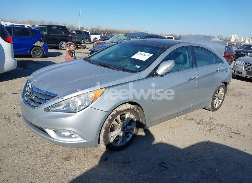 Photo 2 of 2013 Hyundai Sonata LIMITED (VIN 5NPEC4AC2DH671806)