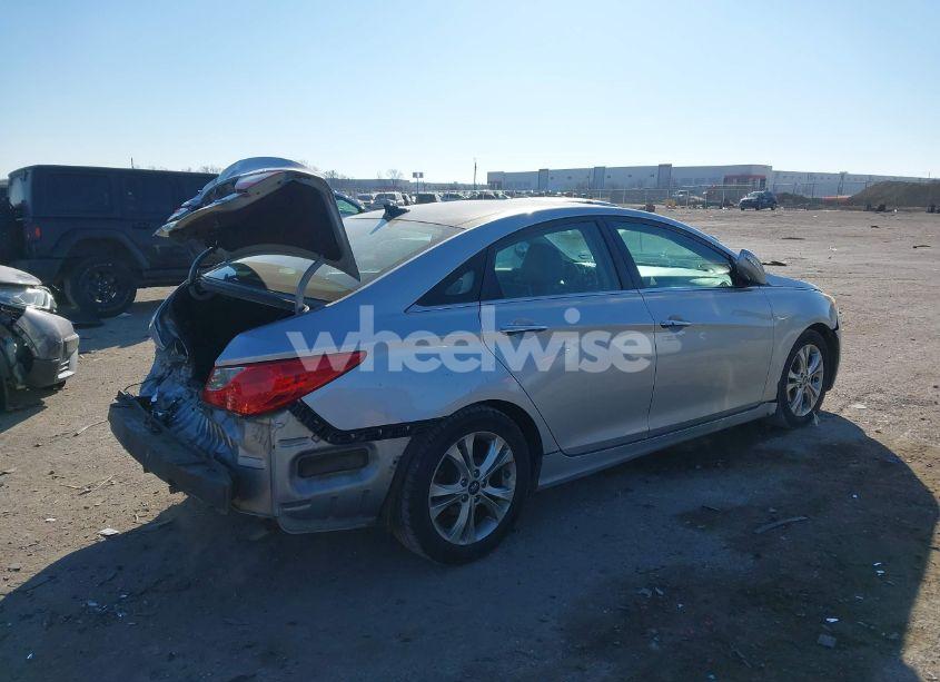Photo 4 of 2013 Hyundai Sonata LIMITED (VIN 5NPEC4AC2DH671806)