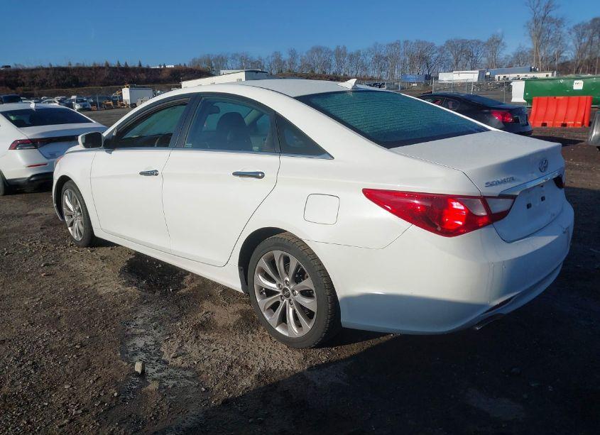 Photo 3 of 2013 Hyundai Sonata SE (VIN 5NPEC4AC2DH686144)