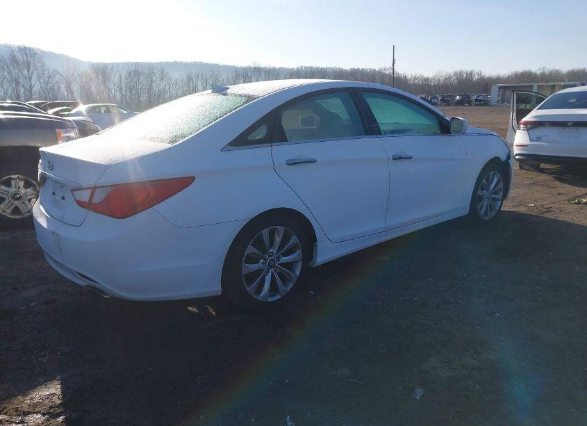 Photo 4 of 2013 Hyundai Sonata SE (VIN 5NPEC4AC2DH686144)