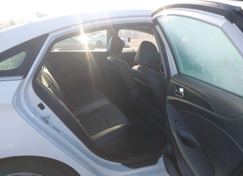 Photo 8 of 2013 Hyundai Sonata SE (VIN 5NPEC4AC2DH686144)