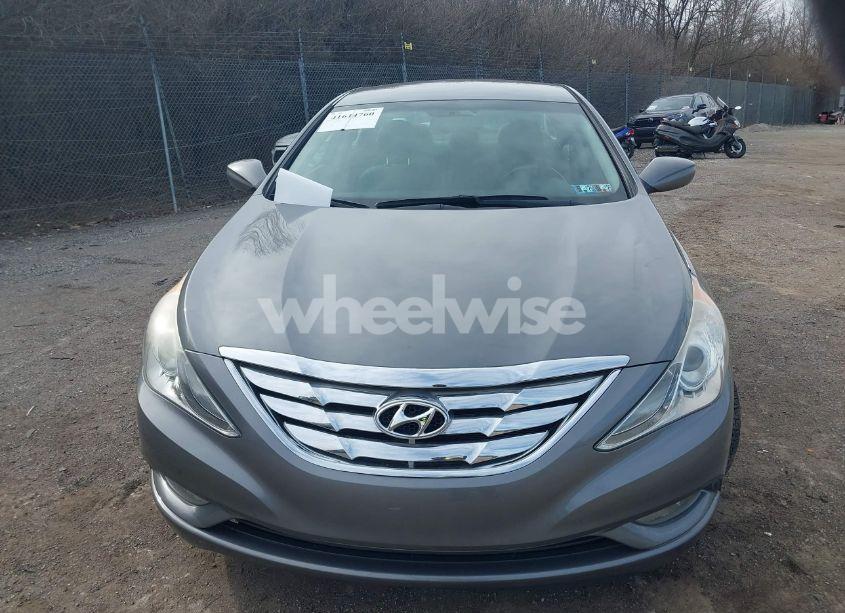 Photo 6 of 2013 Hyundai Sonata SE (VIN 5NPEC4AC2DH740378)