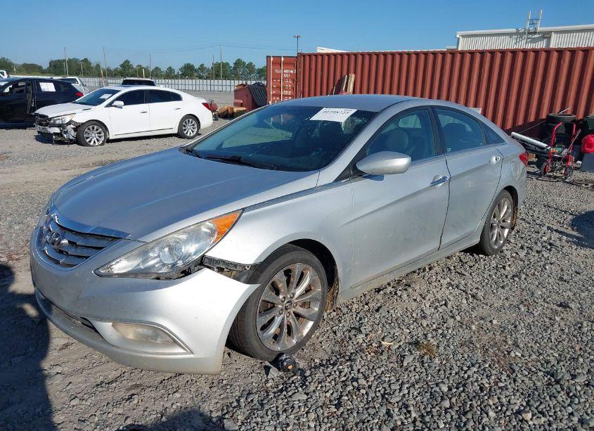 Photo 2 of 2013 Hyundai Sonata SE (VIN 5NPEC4AC2DH772974)