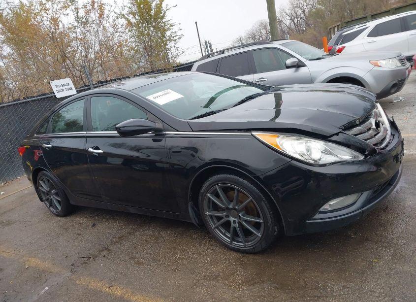 Photo 13 of 2013 Hyundai Sonata SE (VIN 5NPEC4AC2DH775826)