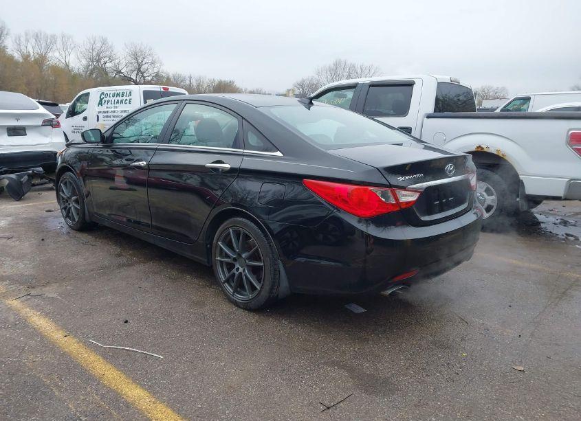 Photo 3 of 2013 Hyundai Sonata SE (VIN 5NPEC4AC2DH775826)