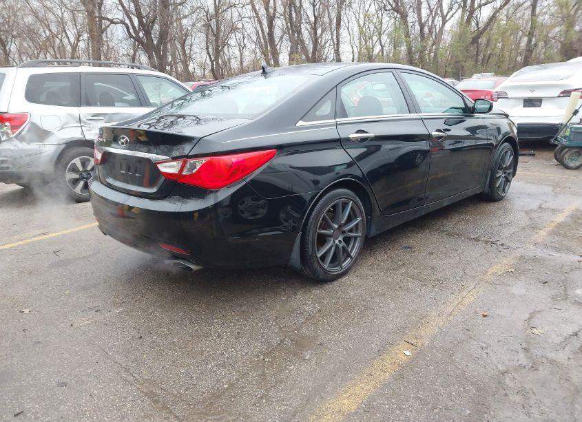 Photo 4 of 2013 Hyundai Sonata SE (VIN 5NPEC4AC2DH775826)