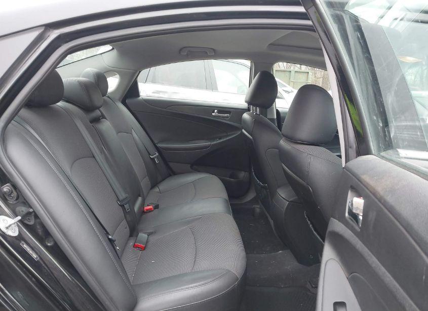 Photo 8 of 2013 Hyundai Sonata SE (VIN 5NPEC4AC2DH775826)