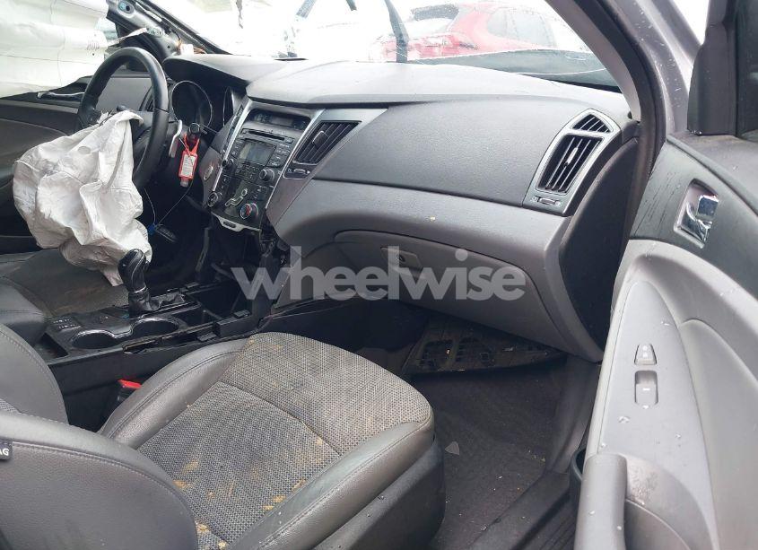 Photo 5 of 2013 Hyundai Sonata SE (VIN 5NPEC4AC2DH806248)