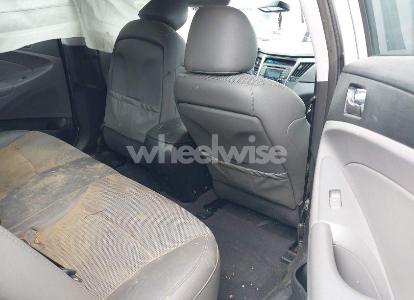 Photo 8 of 2013 Hyundai Sonata SE (VIN 5NPEC4AC2DH806248)