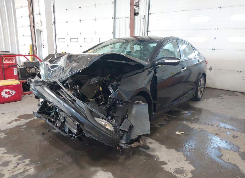 Photo 2 of 2014 Hyundai Sonata SE (VIN 5NPEC4AC2EH812763)